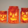 halloween tape ansikt og mal hele krukka med oransje maling.jpg halloween tape ansikt og mal hele krukka med oransje maling.jpg